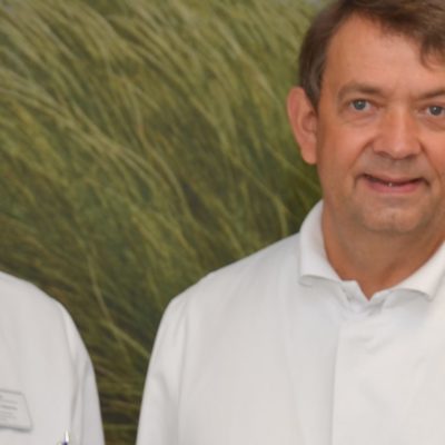 geburtshilfe_team_vor_duenenmotiv_2020 (1 von 5)_InPixio